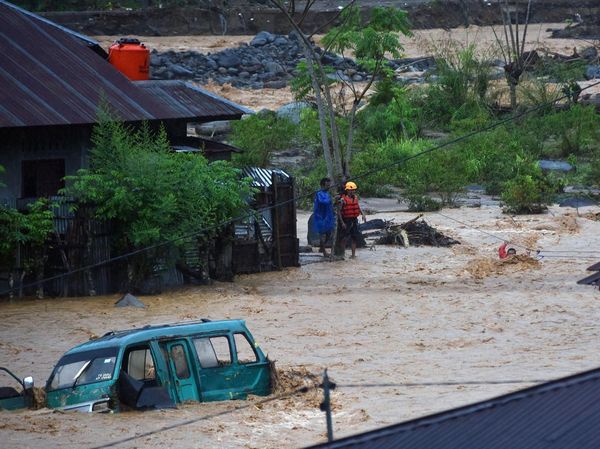 Sungai Kembali Meluap di Batu Busuk Padang, Warga Dievakuasi