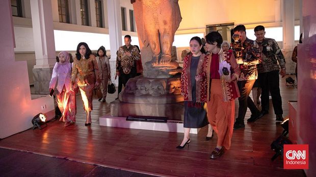 The Big Idea Forum kali ini berlangsung di Museum Nasional dalam rangka memperingati Hari Ibu yang jatuh setiap tanggal 22 Desember, melalui forum ini CNN Indonesia memberikan forum talkshow dengan menghadirkan para narasumber perempuan yang prominent di bidangnya masing-masing untuk menunjukan kekuatan perempuan Indonesia. Senin, 8 Des 2025.