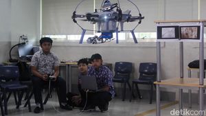 Tiga Pelajar SMA Kembangkan Drone Rajawali untuk Bencana