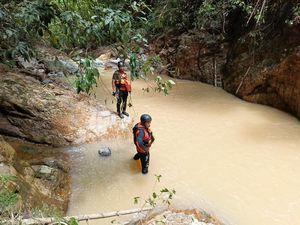 Berteduh di Bawah Jembatan, Warga Lombok Barat Hilang Terseret Banjir di Sumbawa