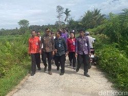 Jalan Produksi Subak Selat Diresmikan, Petani Lebih Mudah Bawa Hasil Panen