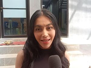 Ungkapan Hati Denada Lihat Aisha Rayakan Ultah Ke-13 dengan Jerry Aurum