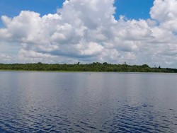 Pesona Danau Sembuluh, Danau Terbesar di Kalimantan Tengah
