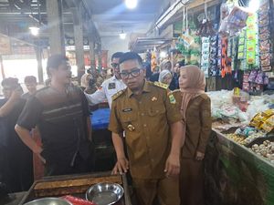 Kunjungi Pasar Ciruas, Gubernur Banten Dapat Keluhan soal Harga Minyakita