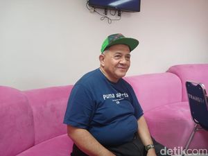 Harry De Fretes Kini Jualan Bubur Ayam