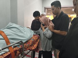 Tiba di Rumah Duka, Jenazah Kusnadi Disambut Isak Tangis