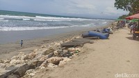 Bahaya! Abrasi Pantai Kuta Makin Parah, Pedagang-Wisatawan Tidak Nyaman