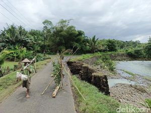 Jembrana Diterjang Bencana, Sejumlah Senderan Jalan dan Irigasi Ambrol