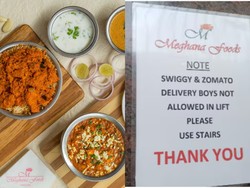 Larang Pengantar Makanan Naik Lift, Resto Ini Dituding Diskriminatif