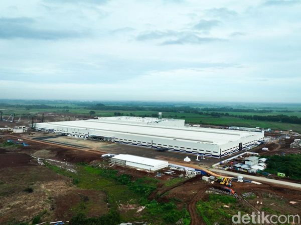 Pabrik EV VinFast Subang Resmi Beroperasi