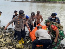 Mayat Laki-laki Ditemukan di Pantai Banyuwangi Tertimbun Sampah