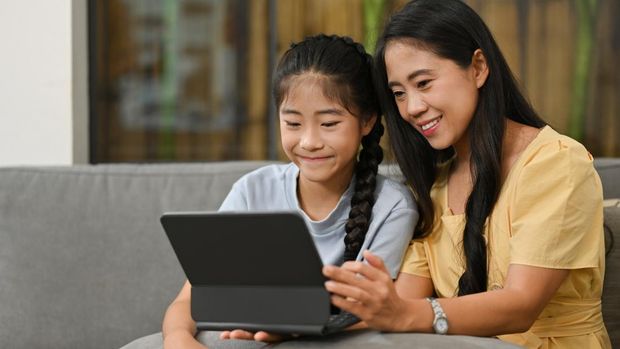 Pentingnya Pendampingan Orang Tua saat Anak Bermedia Sosial