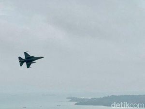 Pesawat Tempur Bolak-balik Terbang di Langit Batam, Ada Apa?