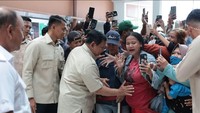 Momen Ibu Hamil di RSUD Koja Minta Dielus Perutnya ke Prabowo