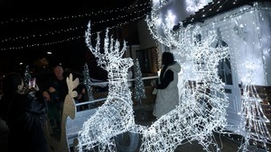 Rumah Bercahaya di Feltham Jadi Simbol Kepedulian Jelang Natal