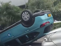 Kecelakaan Taksi hingga Terbalik di Bekasi, Berawal dari Ban Pecah