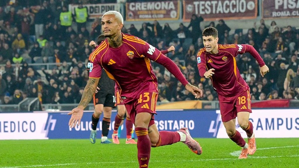 Wesley Franca (kiri) merayakan golnya ke gawang Como. Foto: Getty Images/Silvia Lore