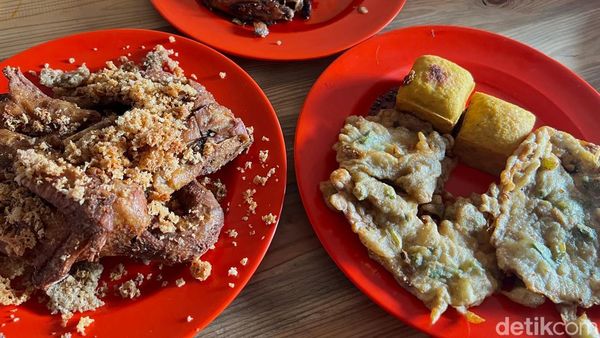 Puas! Makan Ayam Goreng Kampung dan Sate Kulit Jumbo di Bekasi