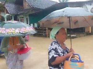 Sungai Cilemer Meluap, Warga 4 Kampung di Pandeglang Kebanjiran