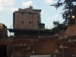 40 Tahun Terbengkalai, Istana dari Abad ke-16 Ini Akhirnya Bangkit Lagi!