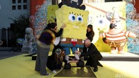 Jejak SpongeBob Terukir di Semen Hollywood