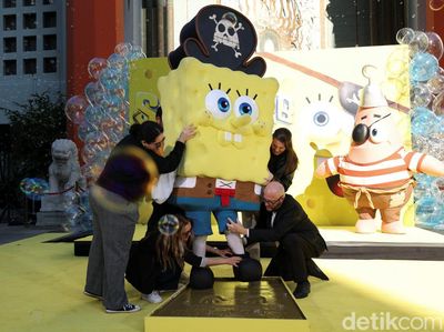 Jejak SpongeBob Terukir di Semen Hollywood