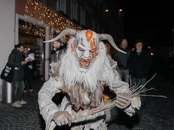 Cerita Unik Tradisi Perayaan Natal Berbagai Negara di Dunia