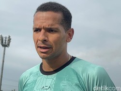 Hadapi Mantan Klub, Leo Lelis Bertekad Menangkan Persebaya di GBT