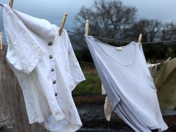 8 Cara Menghilangkan Jamur di Pakaian, Bisa Pakai Perasan Jeruk Nipis!