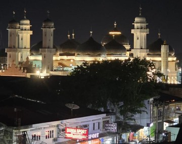 Berita dari Detik Finance: Sistem Kelistrikan Aceh Berangsur Pulih, Banda Aceh Malam Ini Kembali Terang