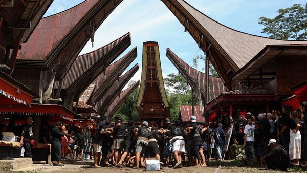 Potret Mapasonglo, Ritual Pemakaman Bangsawan Toraja