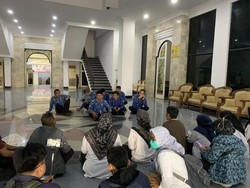 Terkendala Daftar PPPK, 34 Guru Honorer Protes ke Kantor Bupati Lombok Barat