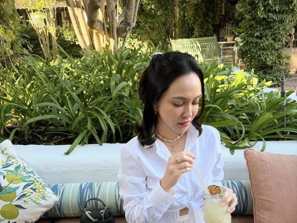 Shandy Aulia Liburan Mewah di Spanyol, Makan Steak hingga Caviar