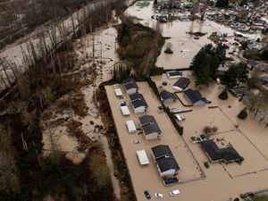 Sungai Atmosfer Terjang Washington, Permukiman Terendam Banjir