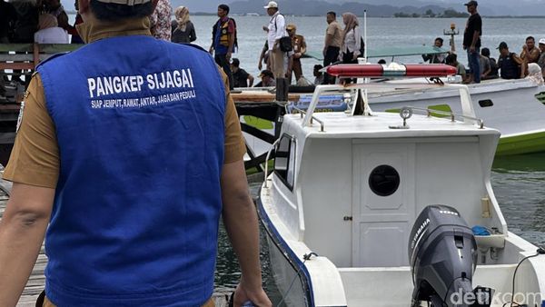 Foto: Tenaga Kesehatan Puskesmas Sabutung Layani Warga di 17 Pulau Pangkep