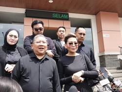 Alasan Ridwan Kamil Absen di Sidang Cerai: Di Luar Kota