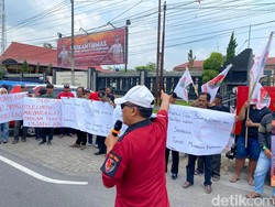 Polres Blitar Didemo Massa Buntut Kasus Salah Tangkap