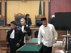 Kasus Korupsi Eks Bupati Sleman Sri Purnomo Seret Nama Anak-Istri