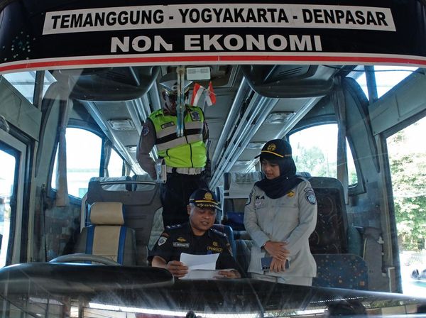Jelang Nataru, Petugas Gabungan Sisir Kelayakan Angkutan Umum