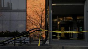 Kampus Brown Masih Ditutup, Perburuan Pelaku Penembakan Terus Berlanjut