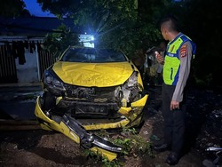 Mobil Terjun ke Bawah Jembatan di Cilegon, Diduga gegara Sopir Kejang
