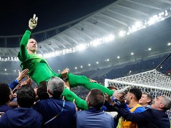 Aksi Gila Safonov Tepis 4 Penalti di final Piala Interkontinental