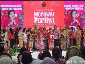 Megawati Galang Dana untuk Bencana di Sumatera, Minta Pramono Sumbang Rp 2 M