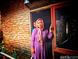 Sarifah Bertahan Sendiri Hadapi Ancaman Amukan Sungai Cidadap