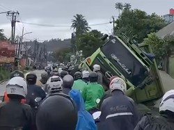 Truk Amblas di Sentul Bogor, Lalu Lintas Sempat Macet Parah