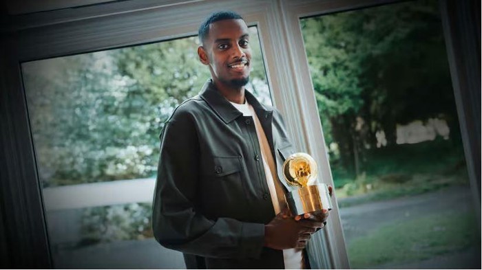 Alexander Isak Raih Gelar Pemain Terbaik Swedia 2025