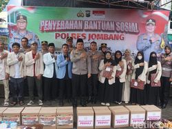 Polres Jombang Bantu Mahasiswa Sumatera-Aceh yang Kuliah di Kota Santri