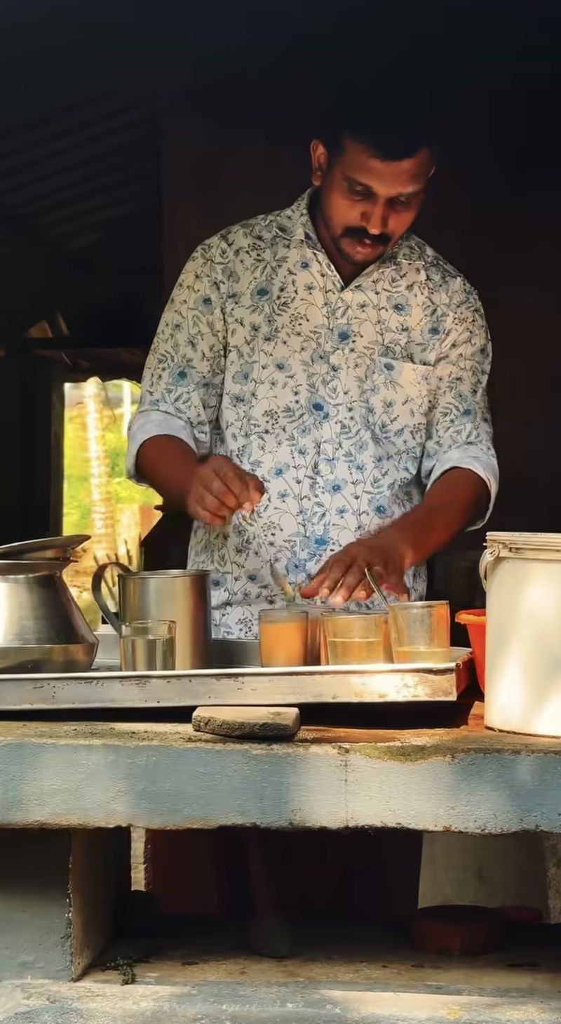 Barter makanan dengan kelapa. Bukan Uang, Warung Teh Ini Terima Barter Pakai Kelapa!