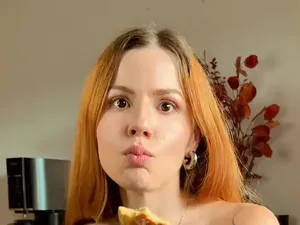 Rayakan Natal Terdekolonisasi, Influencer Ini Tuai Kritik