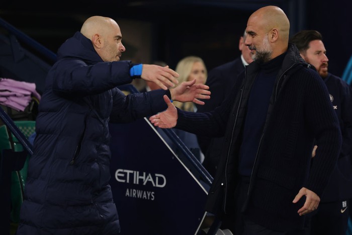 MANCHESTER, ENGLAND - JANUARY 25:Manchester City Manager Pep Guardiola with Chelsea Manager Enzo Maresca  during the Premier League match between Manchester City FC and Chelsea FC at Etihad Stadium on January 25, 2025 in Manchester, England. (Photo b